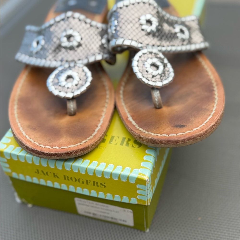 Jack Rogers Silver Snakeskin design sandals - size 8.5M - Picture 2 of 5